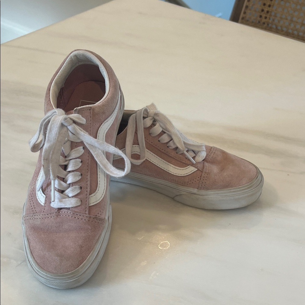 Vans Old Skool Suede Low-Tops blush- Size 6 (big girl)